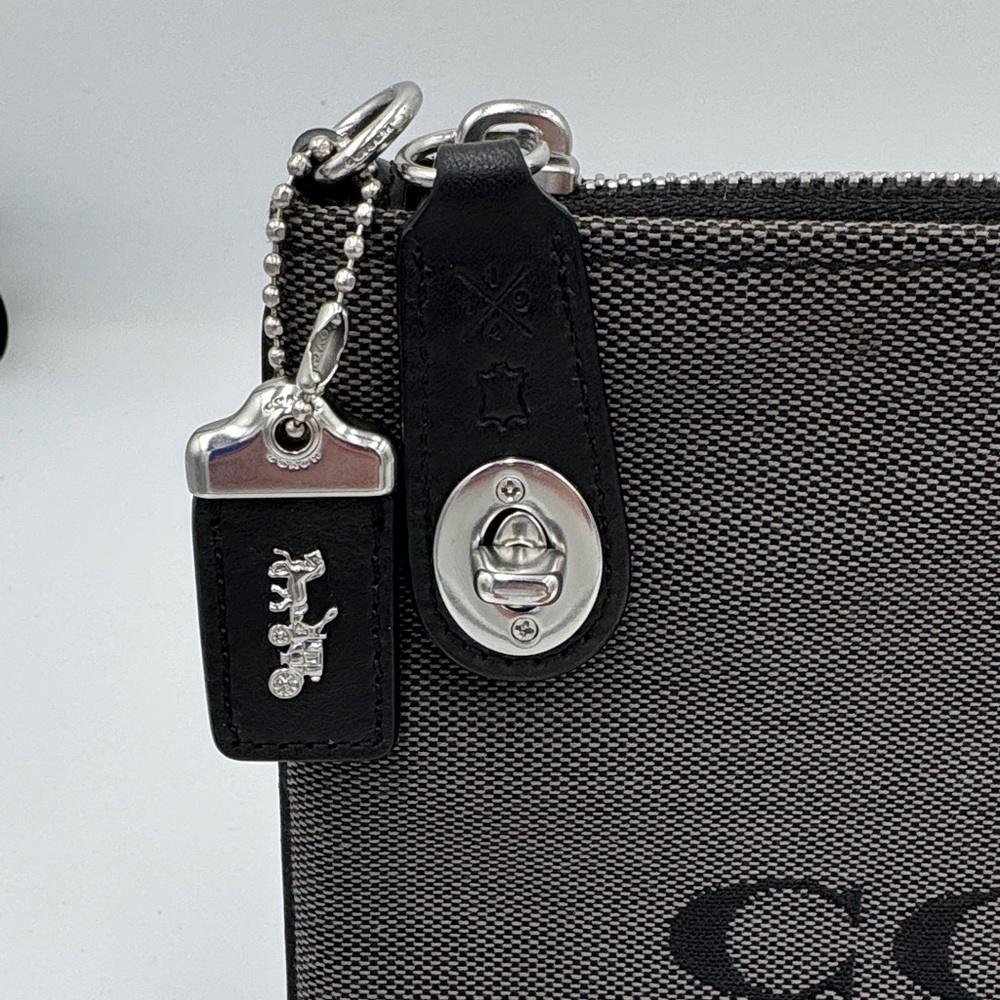Coach 1941 Charcoal Twist lock Clutch / Pouch - Picture 2 of 11